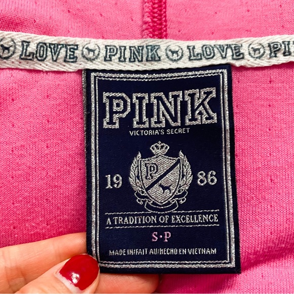 NWOT VICTORIA’S SECRET LIMITED EDITION PINK SWEATER - Picture 3 of 7
